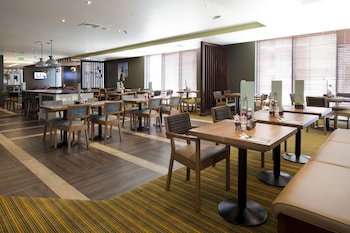 premier inn bedford town centre