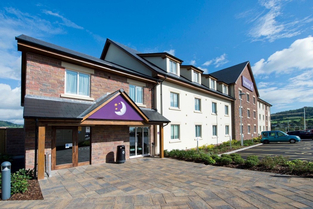 Premier Inn Abergavenny,Brecon>>Abergavenny,3 star
