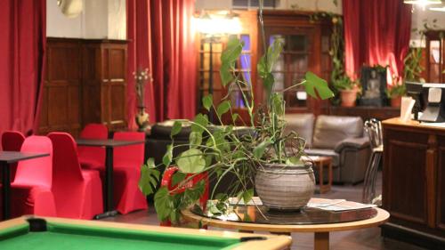 The Bull And Bush Hotel Kingston,Greater London>>East Molesey,2 star