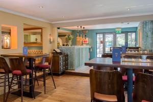 the curious pig in the parlour