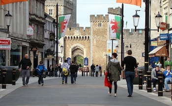 Mrs Potts Hostel,Penarth>>Cardiff,2 star