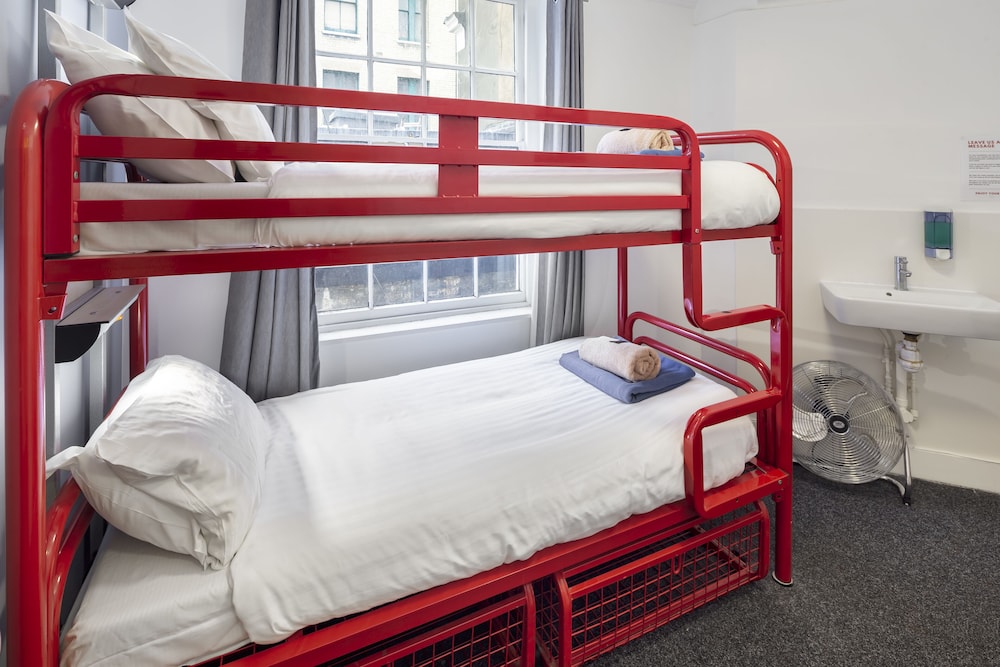 astor museum inn hostel