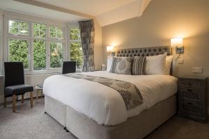 Maple Manor Hotel,Gatwick>>Crawley,4 star