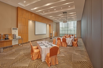 f1 hotel manila