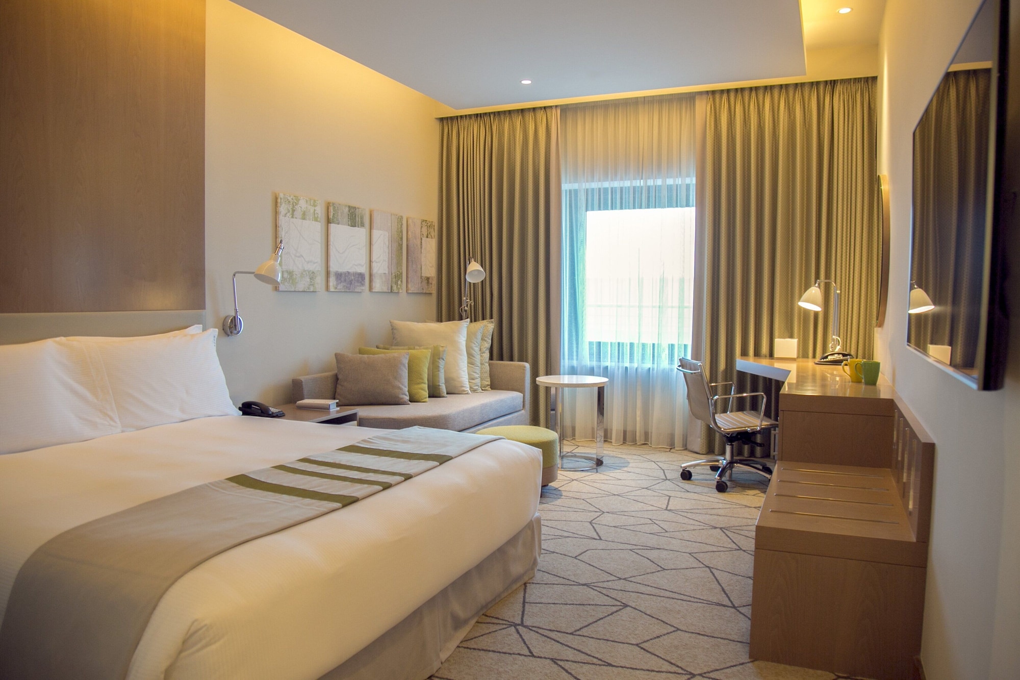 holiday inn and suites dubai festival city by ihg