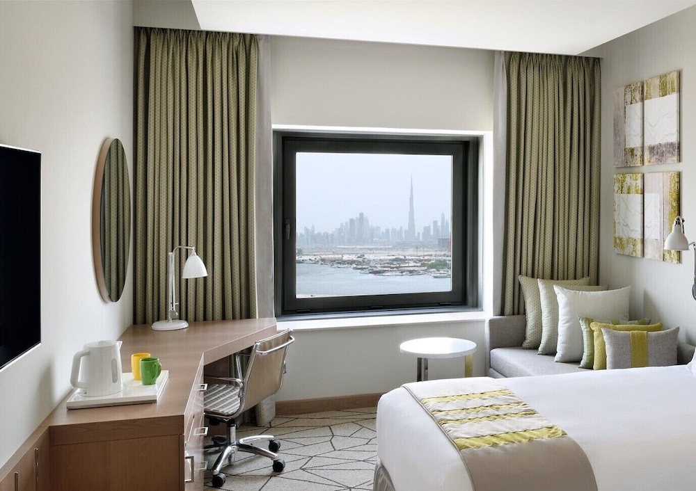 holiday inn and suites dubai festival city by ihg