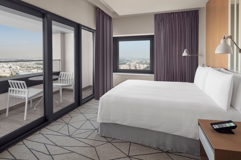 holiday inn and suites dubai festival city by ihg
