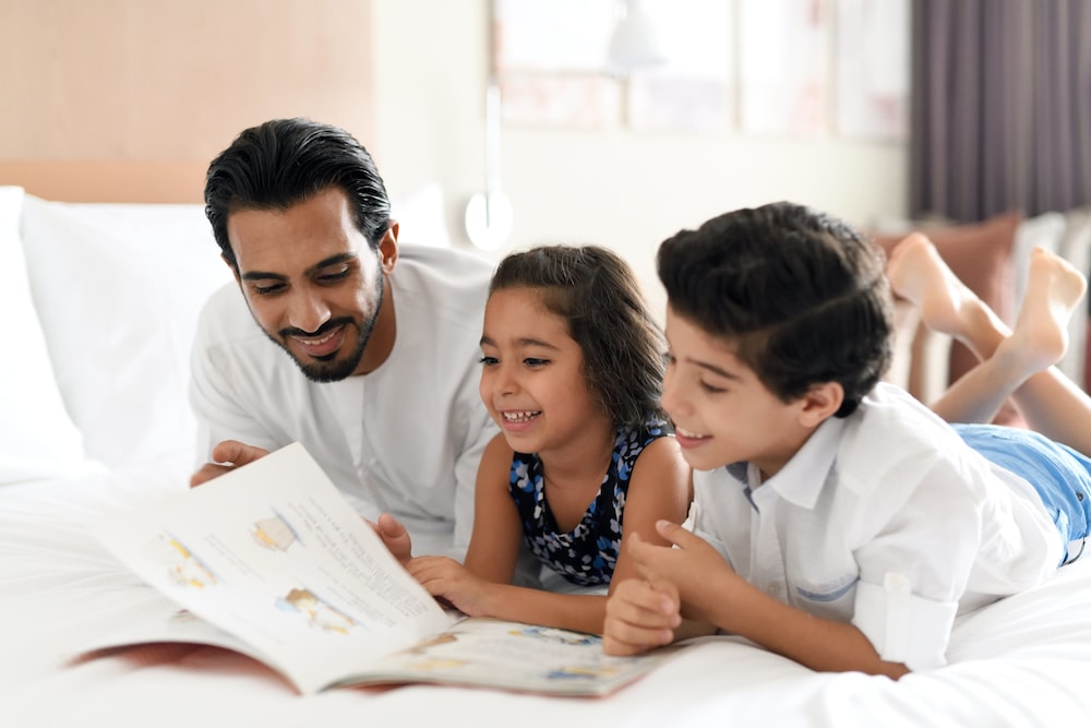 holiday inn and suites dubai festival city by ihg
