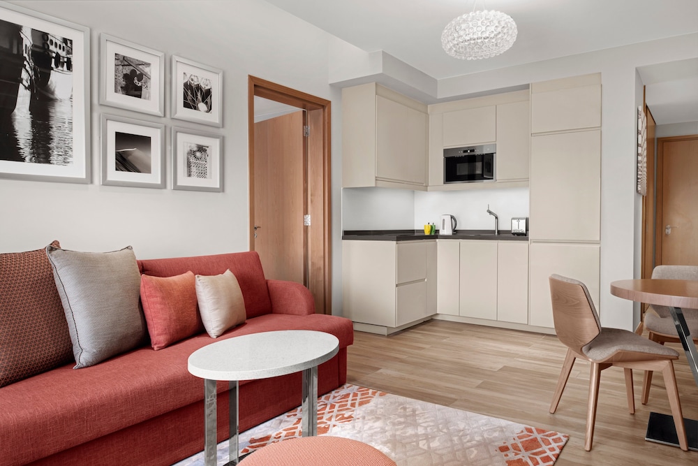 holiday inn and suites dubai festival city by ihg