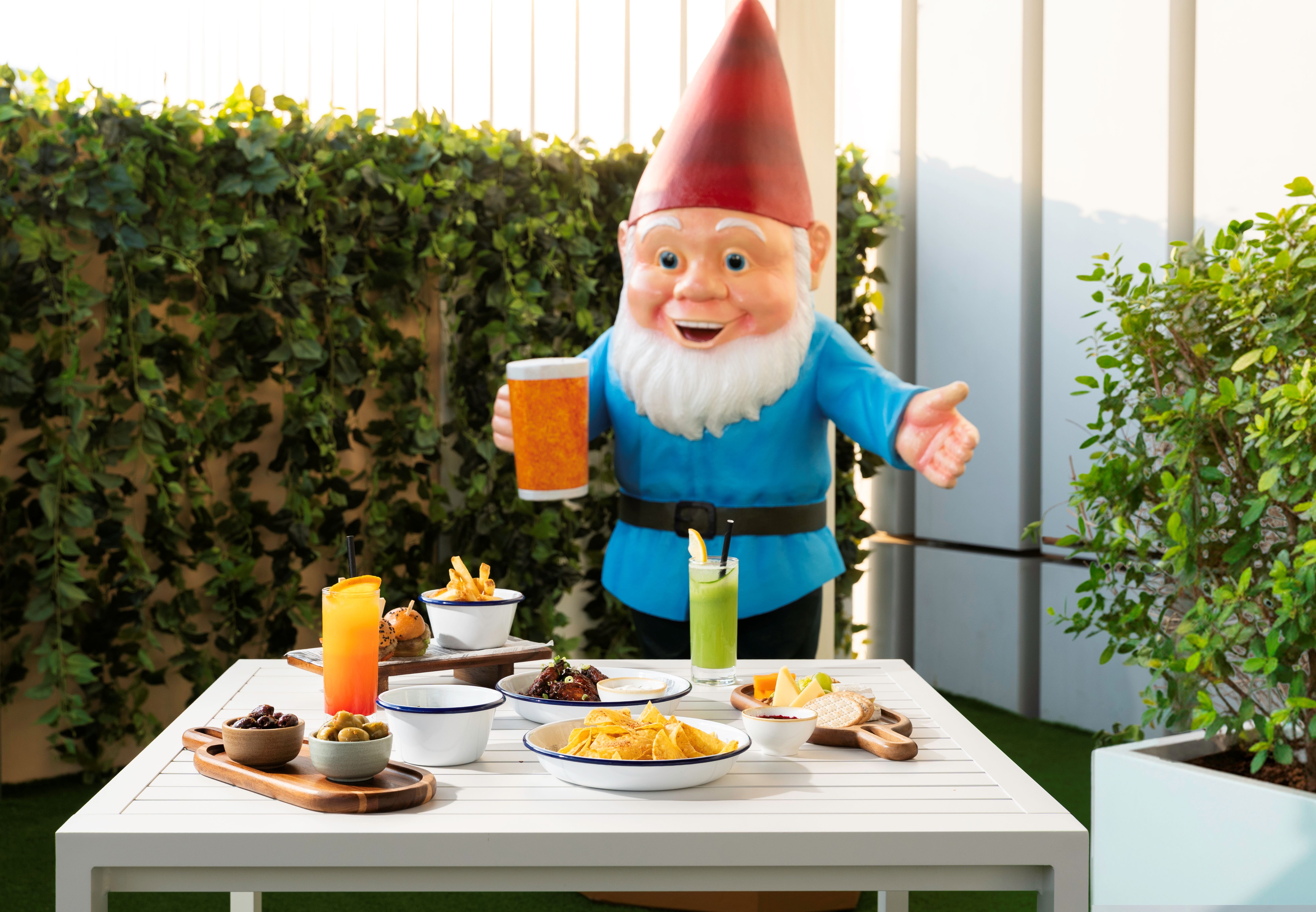 holiday inn and suites dubai festival city by ihg