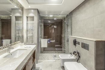 radisson blu hotel dubai waterfront