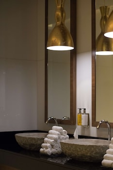 radisson blu hotel dubai waterfront