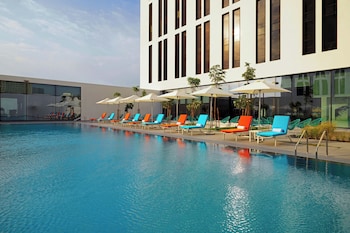 aloft meaisam dubai
