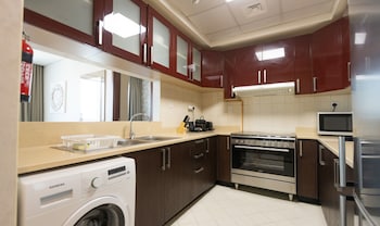 barcelo residences dubai marina