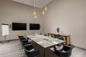 canopy by hilton dubai al seef