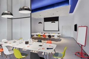 canopy by hilton dubai al seef