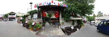 Boomerang Guesthouse,Kusadasi>>Izmir,2 star