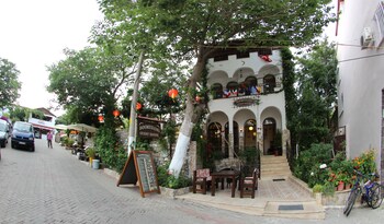 Boomerang Guesthouse,Kusadasi>>Izmir,2 star