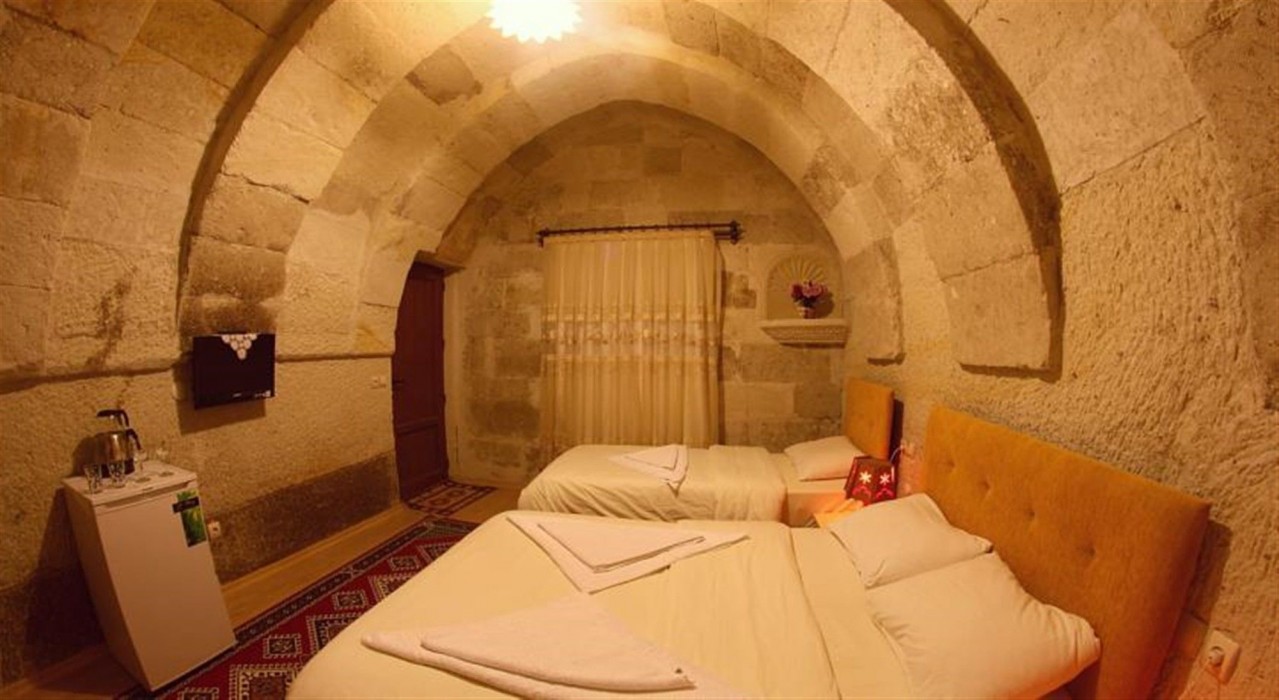 falcon cave suites