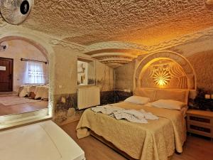 falcon cave suites