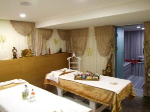 wise hotel spa and adult only
