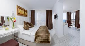 wise hotel spa and adult only