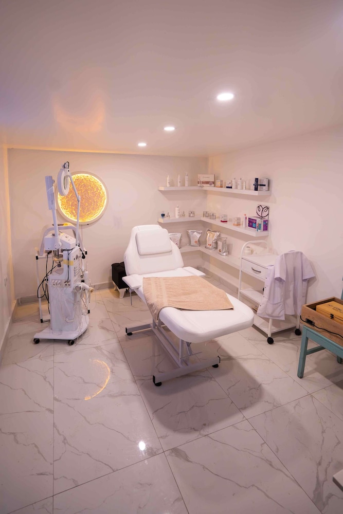 leman hotel boutique class