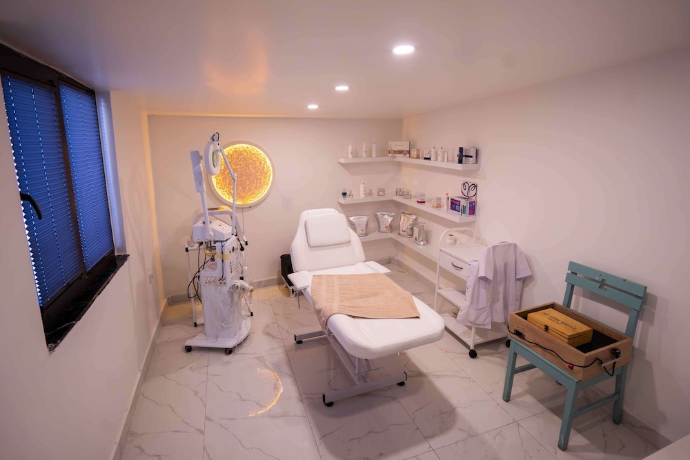 leman hotel boutique class