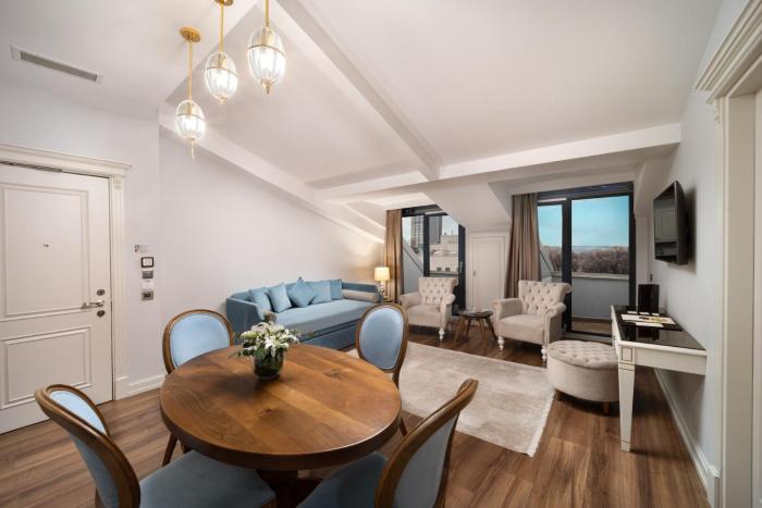 the time hotel marina