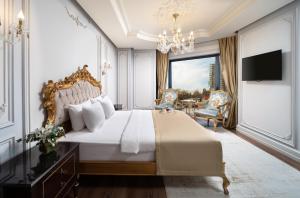 the time hotel marina