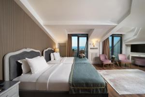 the time hotel marina