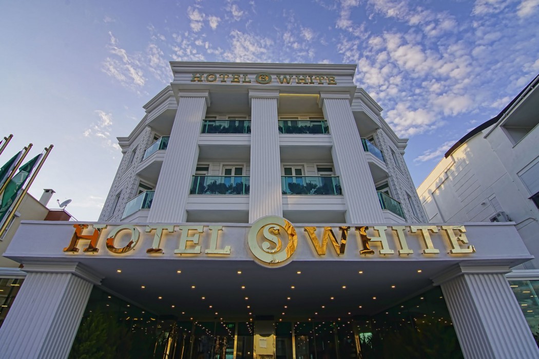 hotel s white