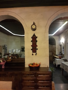 demisos caves the hotel