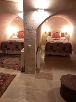 demisos caves the hotel