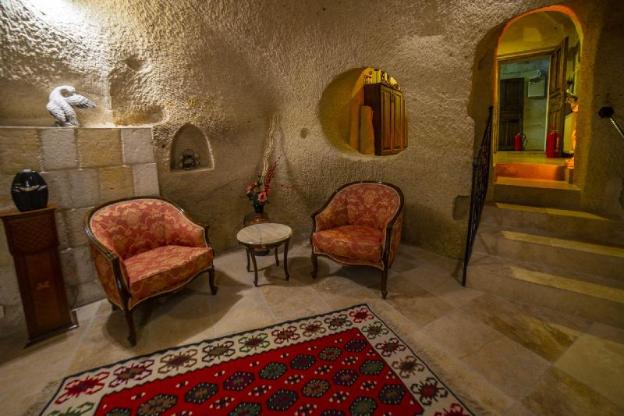 demisos caves the hotel