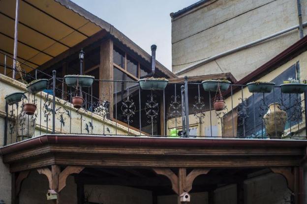 demisos caves the hotel