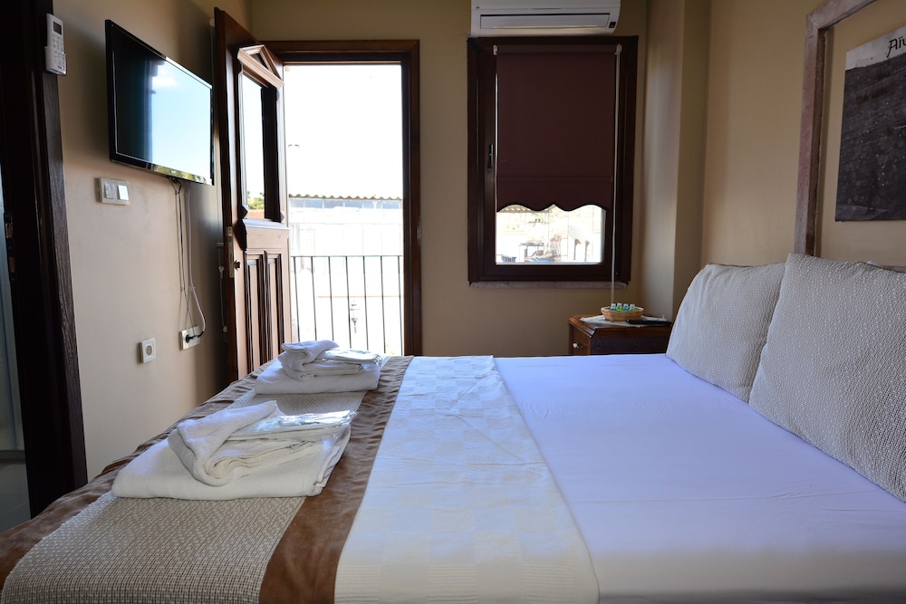 Hayriye Hanim Ege,Ayvalik,1 star