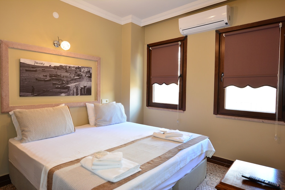 Hayriye Hanim Ege,Ayvalik,1 star