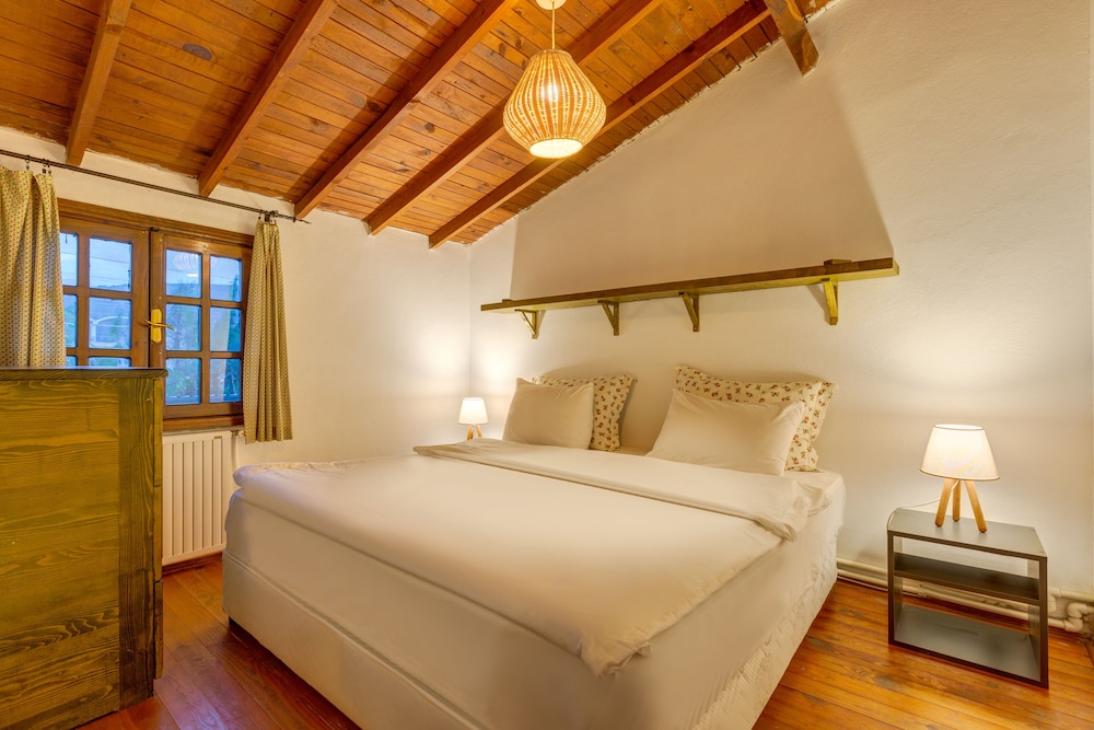 beta home lake house