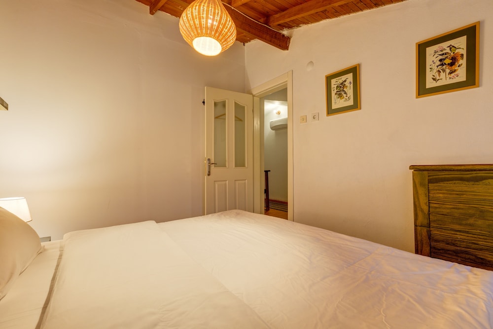 beta home lake house