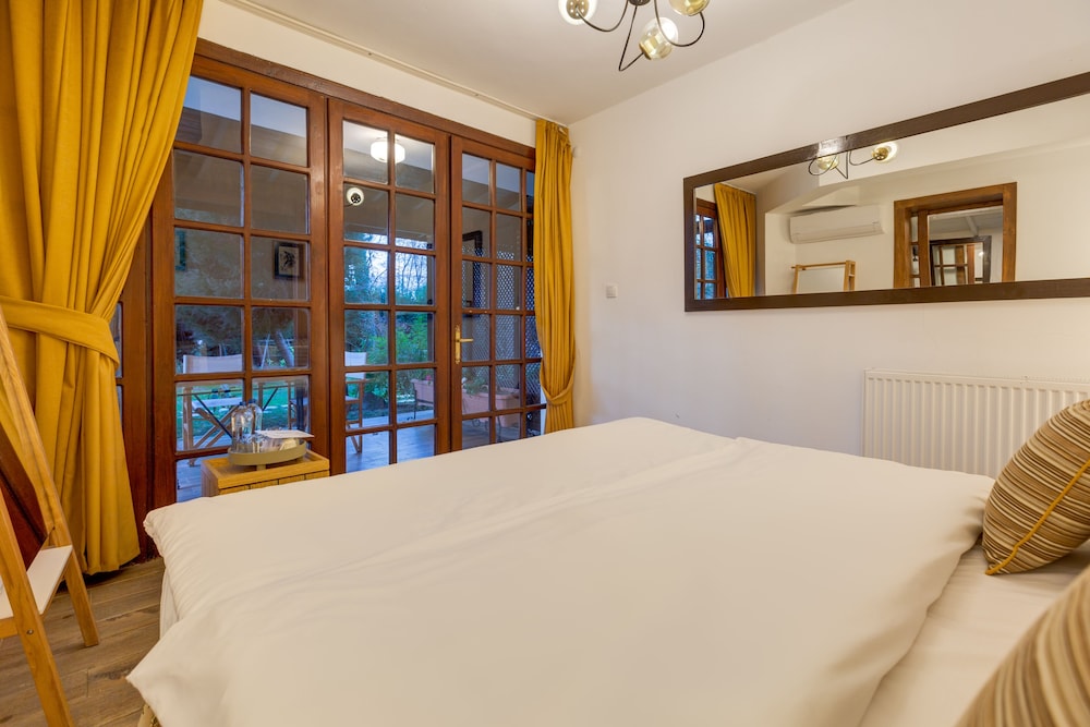 beta home lake house