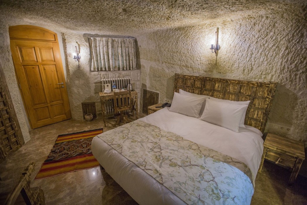 agarta cave hotel