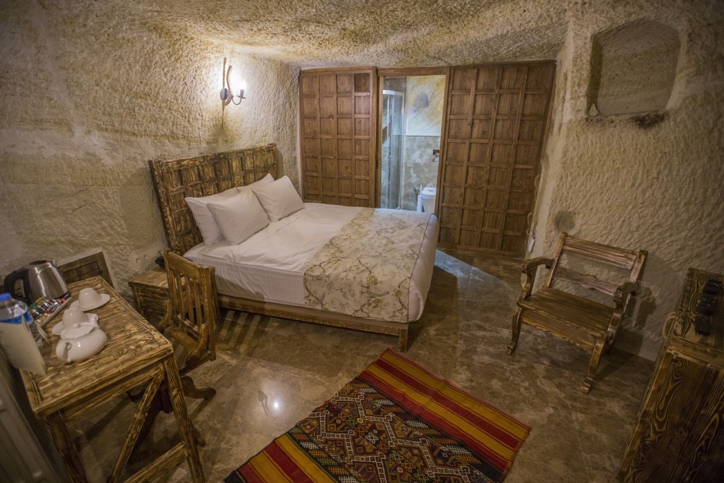 agarta cave hotel