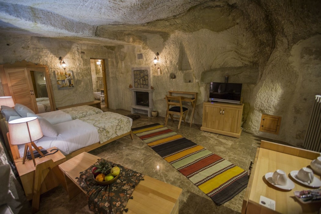 agarta cave hotel