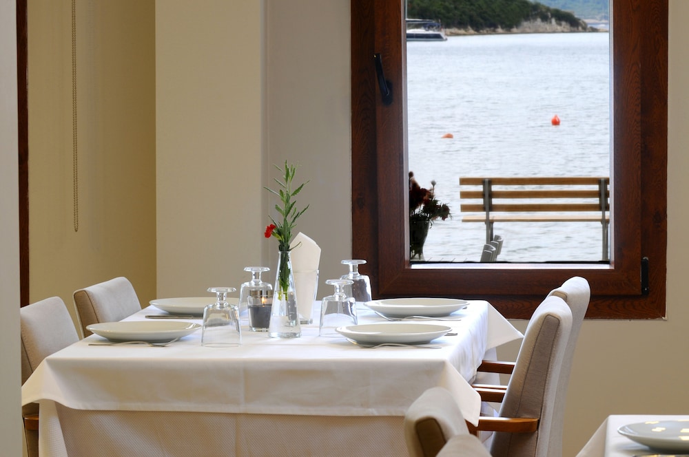 teos lodge pansiyon and restaurant