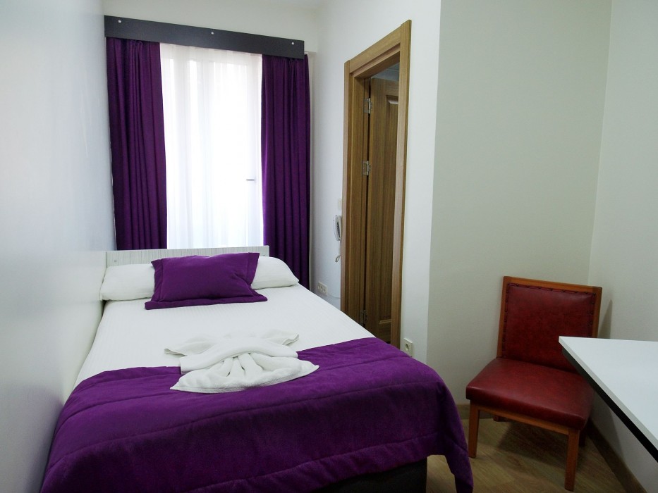 kadikoy arya hotel