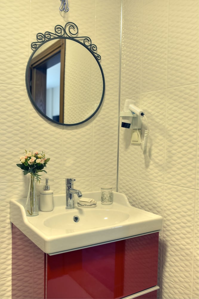 nilufer otel adult only