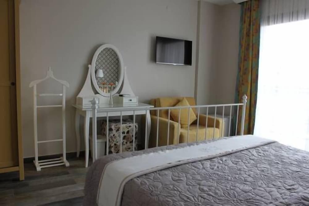 nilufer otel adult only