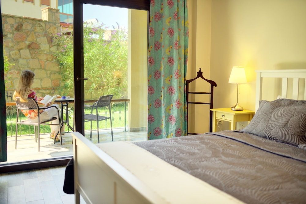 nilufer otel adult only