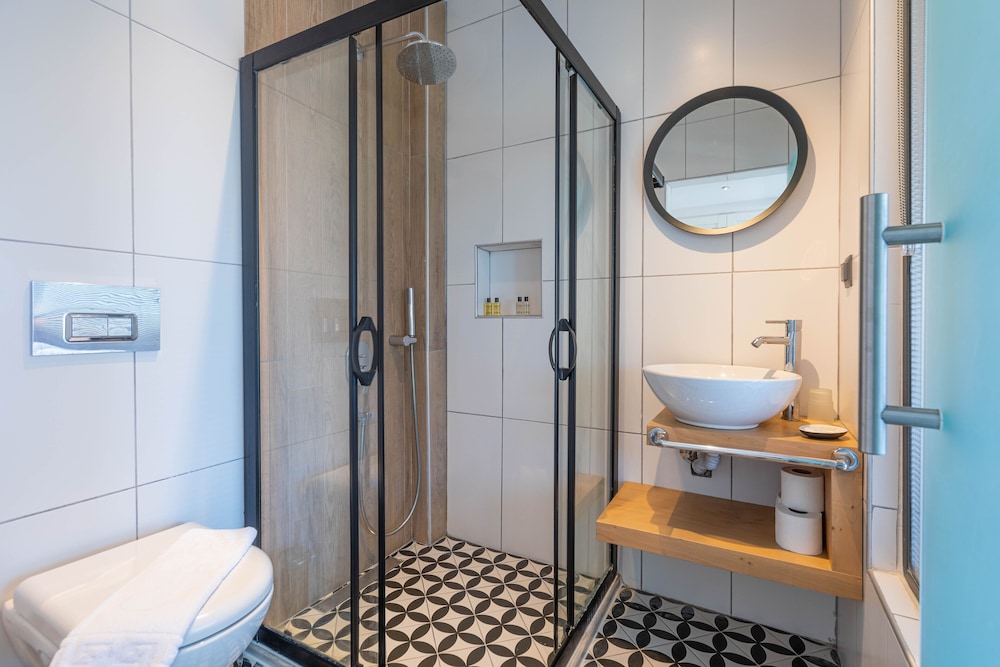 bronze hotel adults only